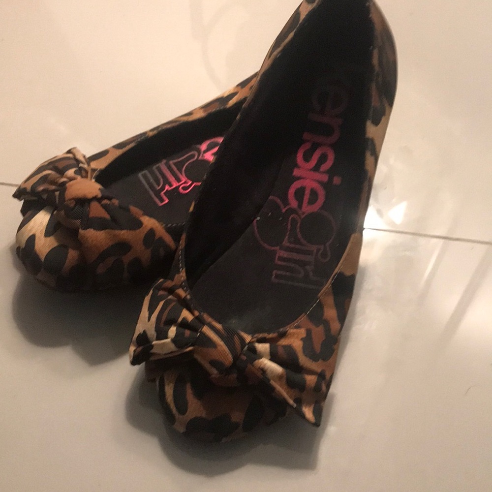 Leopard flats